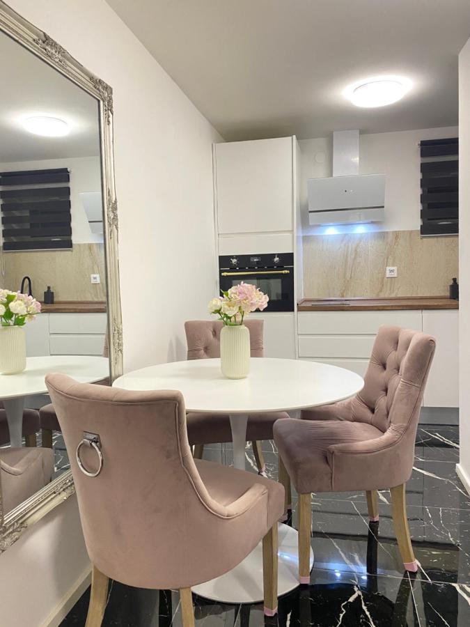 Sweet Flat With 2 Bedrooms Split Croatia Bagian luar foto