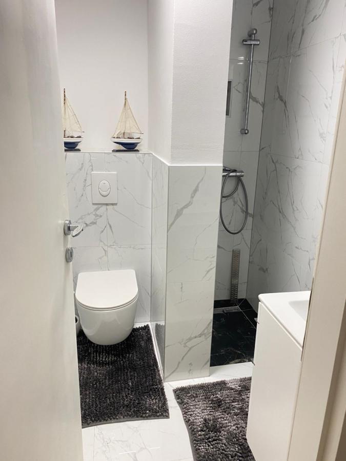Sweet Flat With 2 Bedrooms Split Croatia Bagian luar foto
